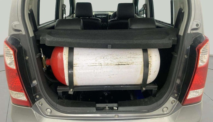 2017 Maruti Wagon R 1.0 VXI, CNG, Manual, 81,422 km, Boot Inside