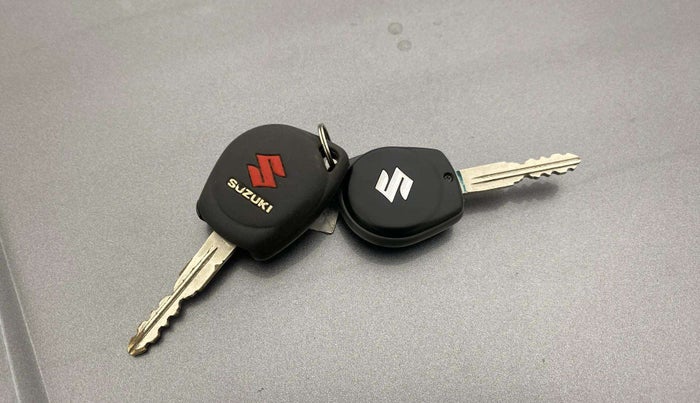 2017 Maruti Wagon R 1.0 VXI, CNG, Manual, 81,422 km, Key Close Up