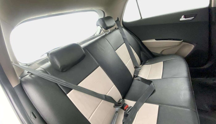 2016 Hyundai Grand i10 ASTA 1.2 KAPPA VTVT, Petrol, Manual, 39,360 km, Right Side Rear Door Cabin