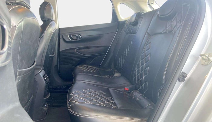 2020 Hyundai NEW I20 MAGNA 1.2 MT, Petrol, Manual, 29,827 km, Right Side Rear Door Cabin