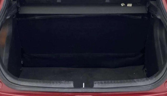 2015 Hyundai Elite i20 SPORTZ 1.2 (O), Petrol, Manual, 73,898 km, Boot Inside