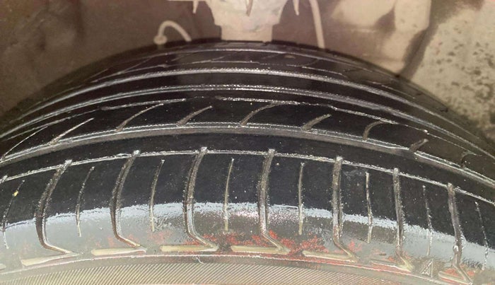 2015 Hyundai Elite i20 SPORTZ 1.2 (O), Petrol, Manual, 73,898 km, Right Front Tyre Tread