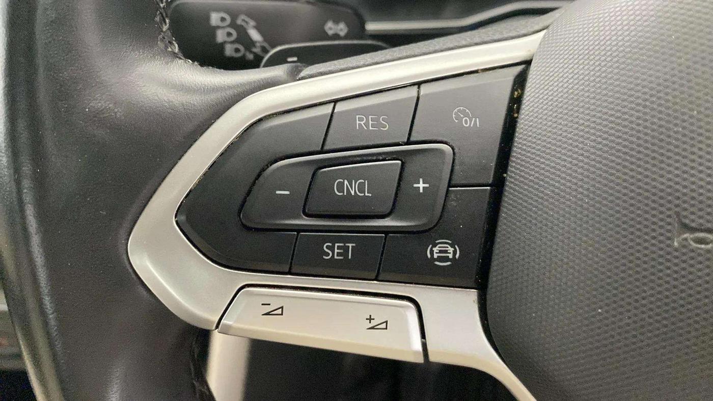 2023 Volkswagen VIRTUS TOPLINE TSI 1.0 AT, Petrol, Automatic, 25,261 km, Adaptive Cruise Control