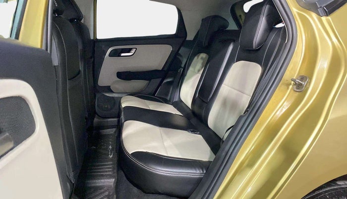 2022 Tata ALTROZ XZ PETROL, Petrol, Manual, 21,040 km, Right Side Rear Door Cabin