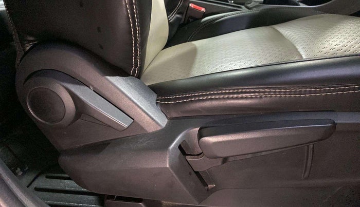 2022 Tata ALTROZ XZ PETROL, Petrol, Manual, 21,040 km, Driver Side Adjustment Panel