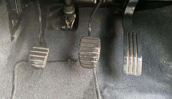 2018 Nissan Terrano  XL D Plus, Diesel, Manual, 47,376 km, Pedals
