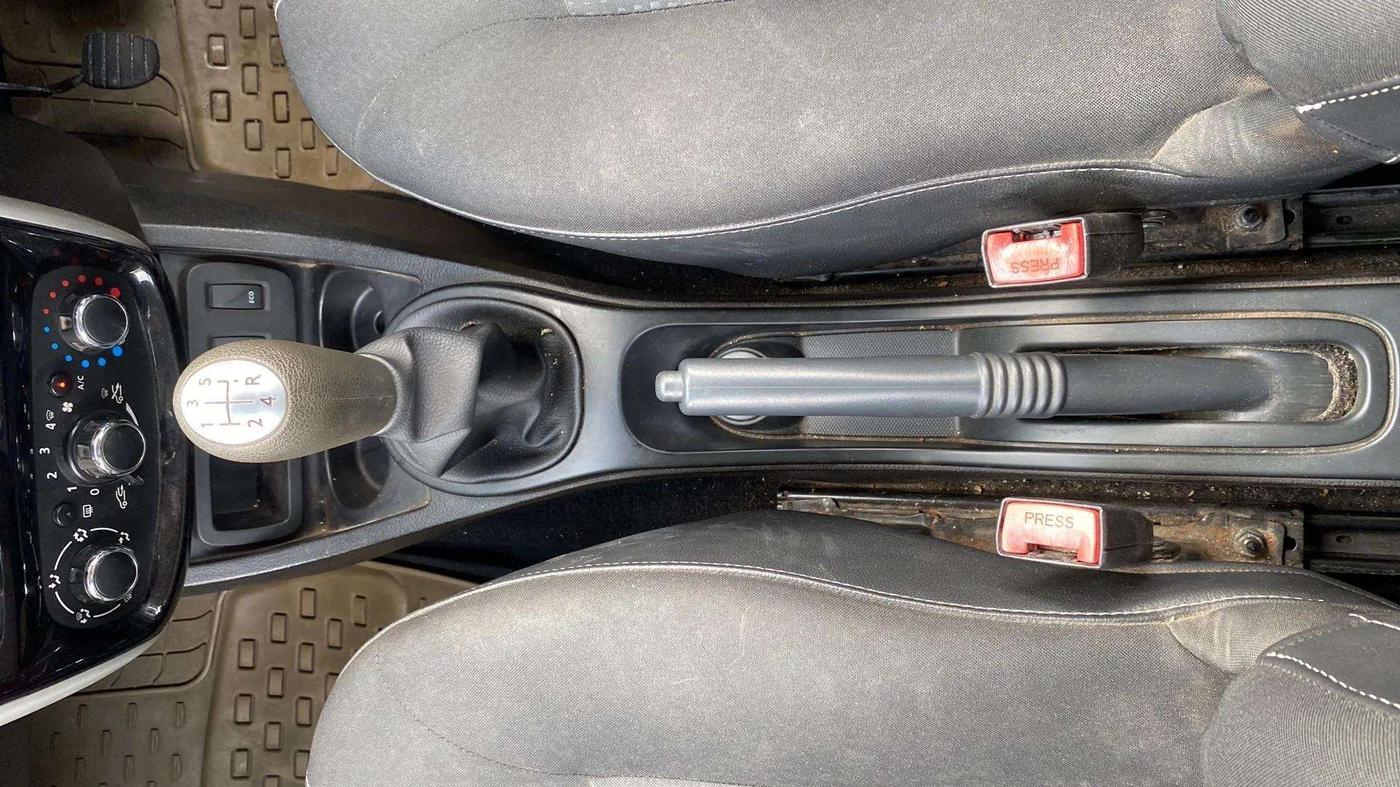 2018 Nissan Terrano  XL D Plus, Diesel, Manual, 47,376 km, Gear Lever
