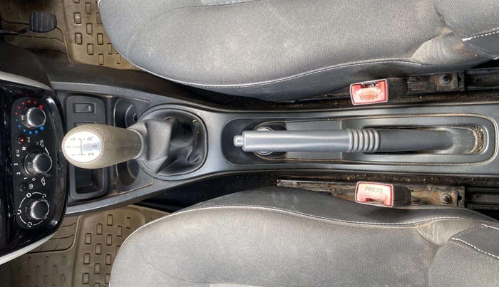 2018 Nissan Terrano  XL D Plus, Diesel, Manual, 47,376 km, Gear Lever