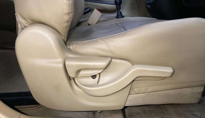 2013 Honda Amaze 1.5L I-DTEC VX, Diesel, Manual, 89,186 km, Driver Side Adjustment Panel