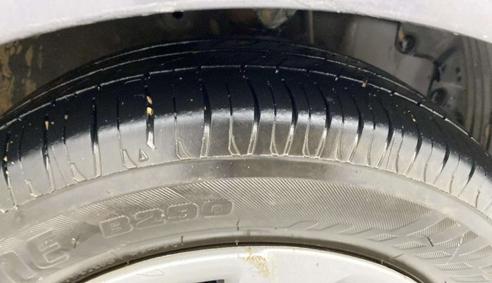 2018 Hyundai Eon MAGNA +, Petrol, Manual, 75,191 km, Right Front Tyre Tread