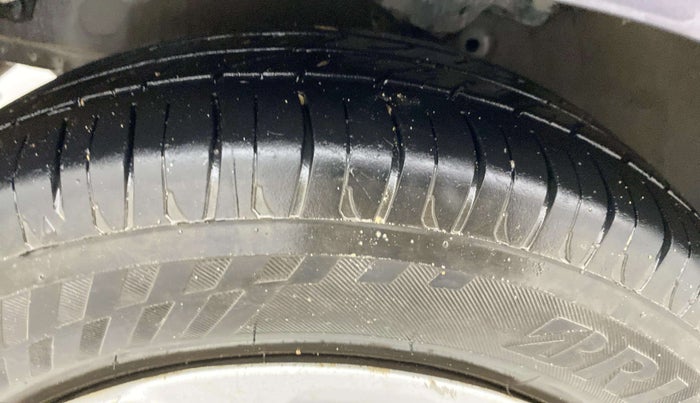2018 Hyundai Eon MAGNA +, Petrol, Manual, 75,191 km, Left Rear Tyre Tread