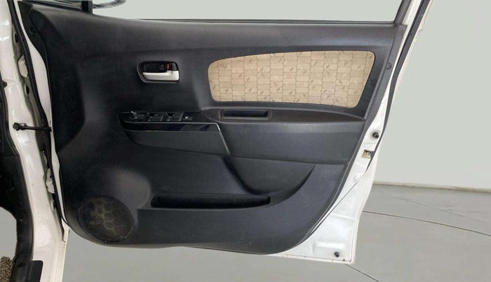 2017 Maruti Wagon R 1.0 VXI, Petrol, Manual, 40,648 km, Driver Side Door Panels Control