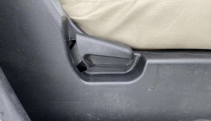 2017 Maruti Wagon R 1.0 VXI, Petrol, Manual, 40,648 km, Driver Side Adjustment Panel