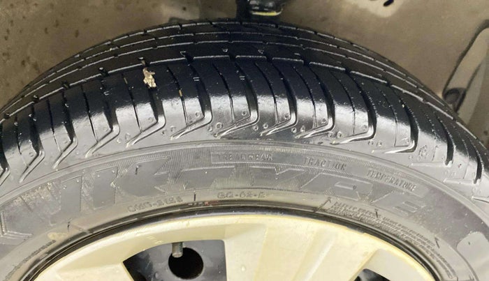 2017 Maruti Wagon R 1.0 VXI, Petrol, Manual, 40,648 km, Right Front Tyre Tread