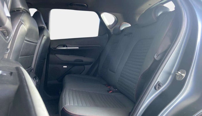 2022 KIA SONET X LINE 1.5 AT, Diesel, Automatic, 47,141 km, Right Side Rear Door Cabin