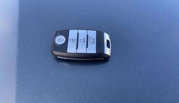 2022 KIA SONET X LINE 1.5 AT, Diesel, Automatic, 47,141 km, Key Close Up