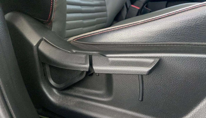 2022 KIA SONET X LINE 1.5 AT, Diesel, Automatic, 47,141 km, Driver Side Adjustment Panel