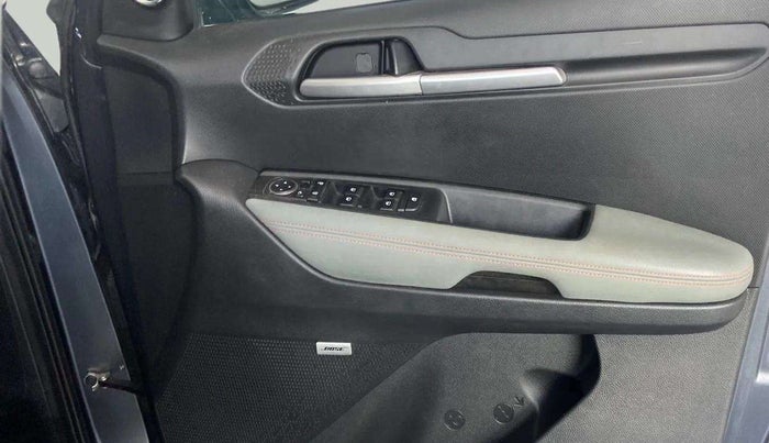 2022 KIA SONET X LINE 1.5 AT, Diesel, Automatic, 47,141 km, Driver Side Door Panels Control