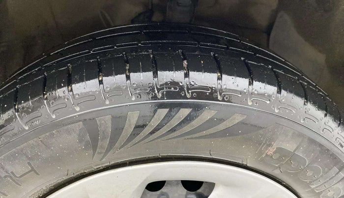 2020 Hyundai AURA S 1.2, Petrol, Manual, 23,482 km, Right Front Tyre Tread