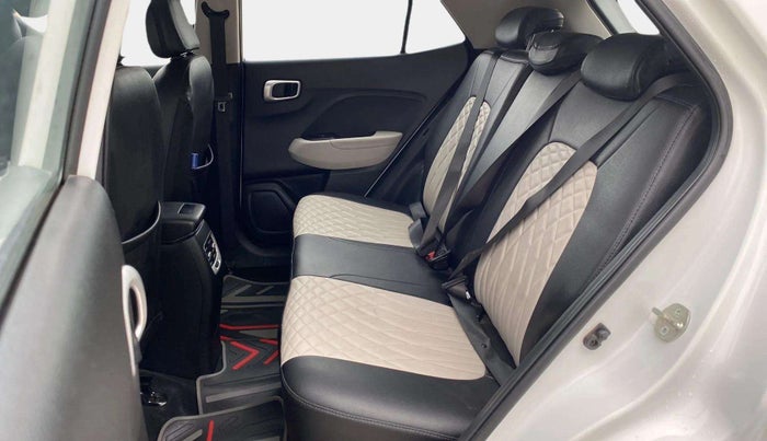 2023 Hyundai VENUE SX (O) 1.0 TURBO DCT, Petrol, Automatic, 15,853 km, Right Side Rear Door Cabin