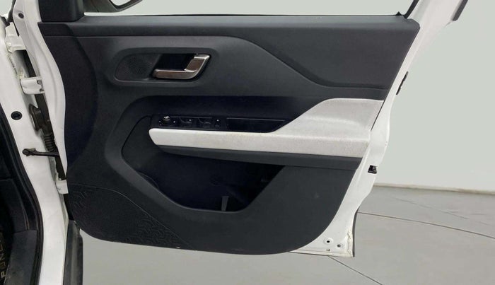 2022 Tata PUNCH CREATIVE  AMT, Petrol, Automatic, 29,239 km, Driver Side Door Panels Control