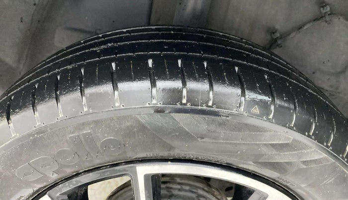 2022 Tata PUNCH CREATIVE  AMT, Petrol, Automatic, 29,239 km, Right Rear Tyre Tread