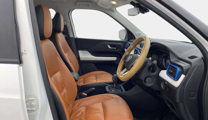 2022 Tata PUNCH CREATIVE  AMT, Petrol, Automatic, 29,239 km, Right Side Front Door Cabin