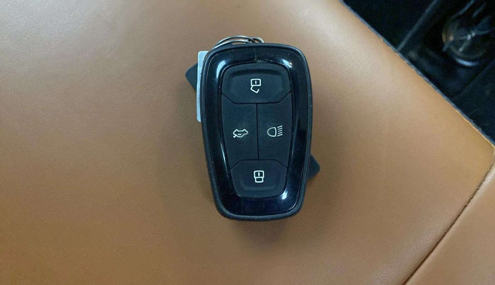2022 Tata PUNCH CREATIVE  AMT, Petrol, Automatic, 29,239 km, Key Close Up