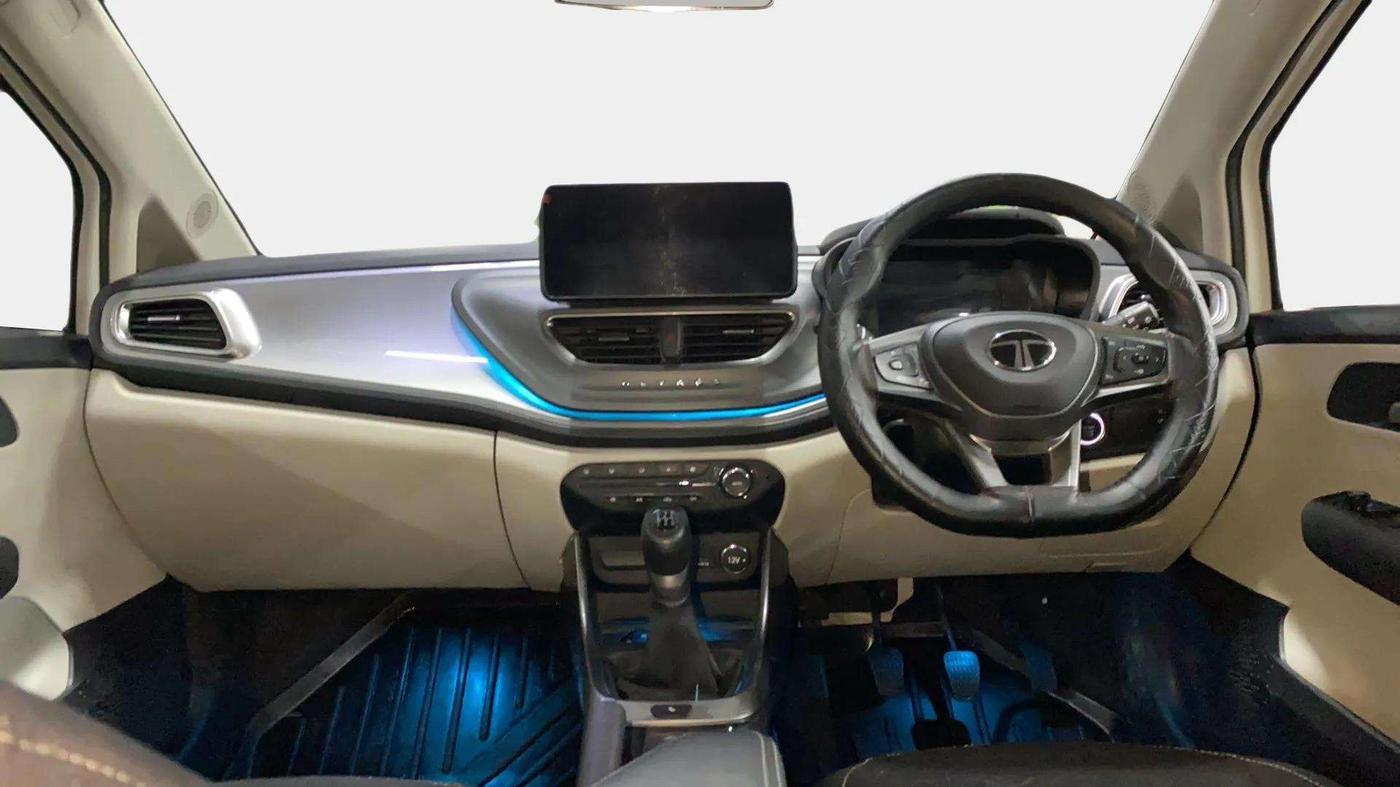 2024 Tata ALTROZ XZ Plus (S) LUX Diese, Diesel, Manual, 12,044 km, Dashboard