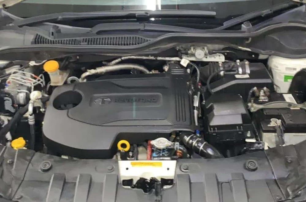 2024 Tata ALTROZ XZ Plus (S) LUX Diese, Diesel, Manual, 12,044 km, Engine View