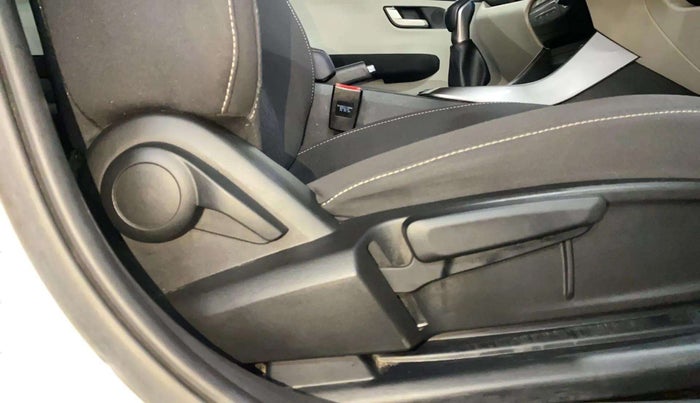 2024 Tata ALTROZ XZ Plus (S) LUX Diese, Diesel, Manual, 12,020 km, Driver Side Adjustment Panel