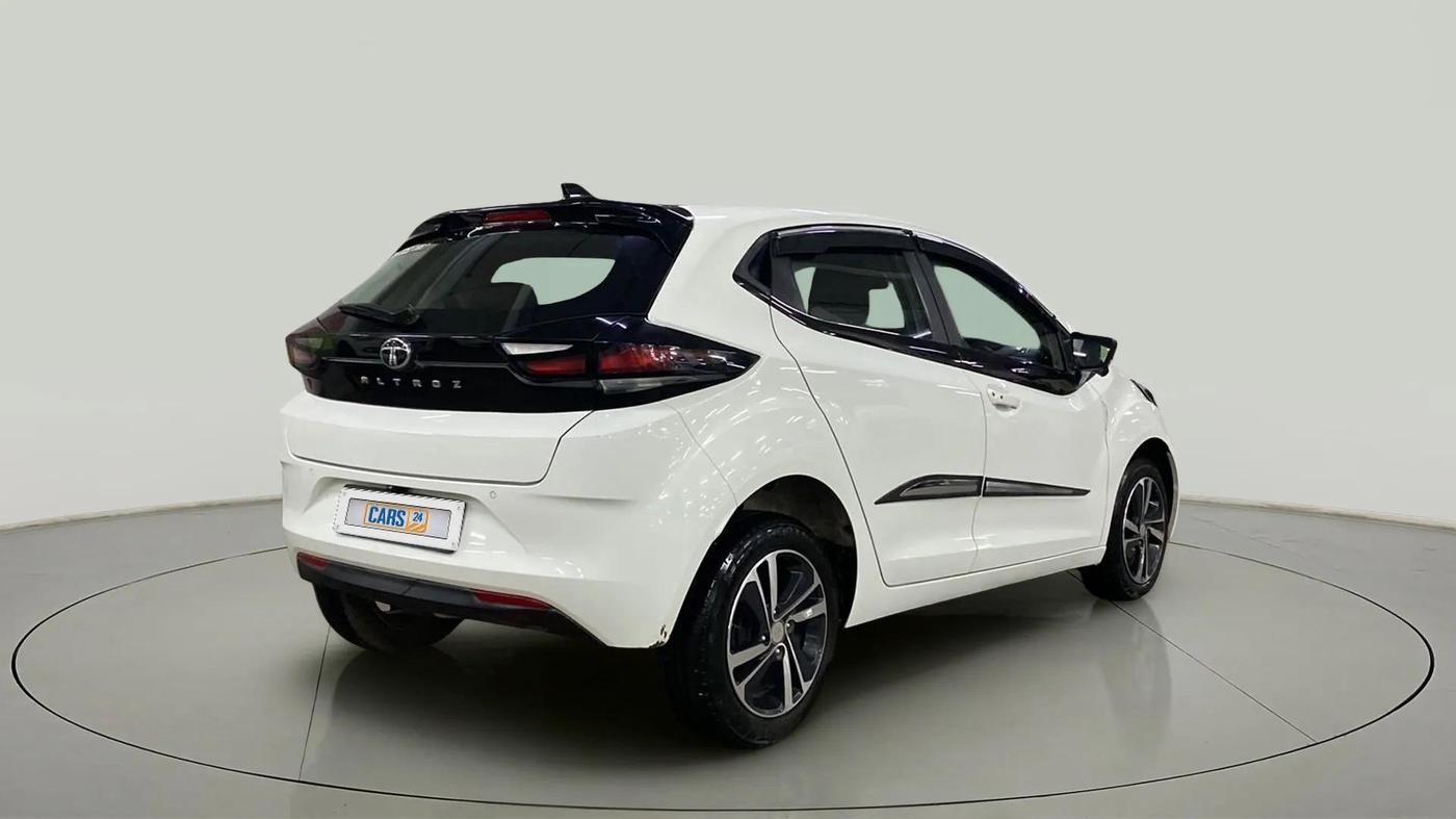 2024 Tata ALTROZ XZ Plus (S) LUX Diese, Diesel, Manual, 12,044 km, Right Back Diagonal