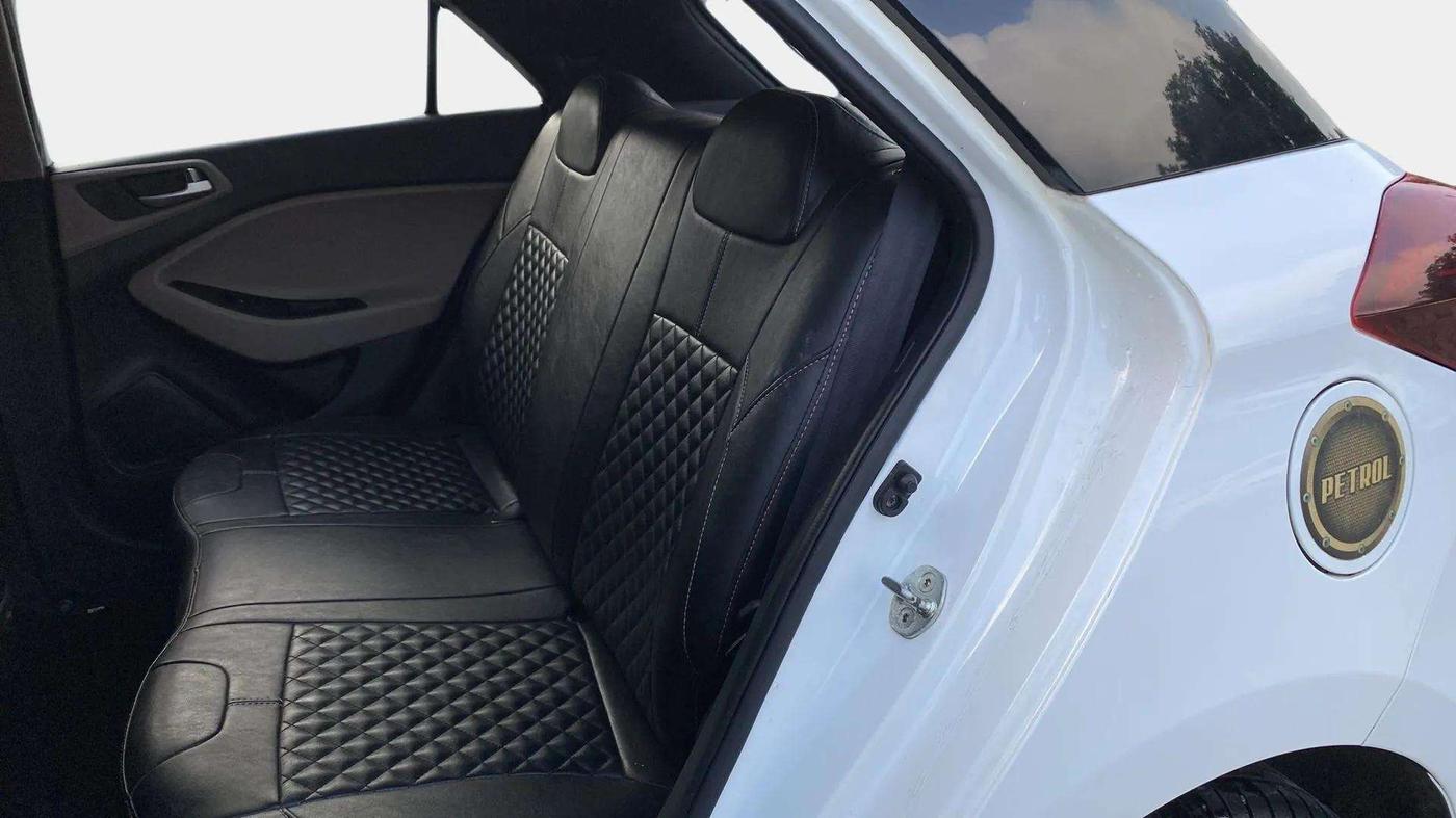 2019 Hyundai Elite i20 SPORTZ PLUS 1.2, Petrol, Manual, 41,697 km, Right Side Rear Door Cabin