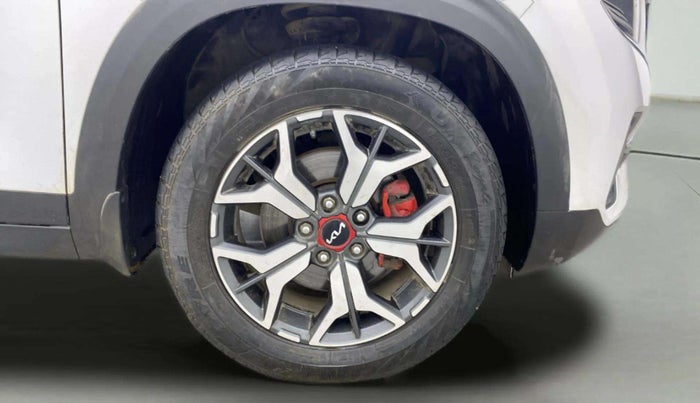 2021 KIA SELTOS GTX PLUS 1.4 PETROL DCT DUAL TONE, Petrol, Automatic, 39,970 km, Right Front Wheel
