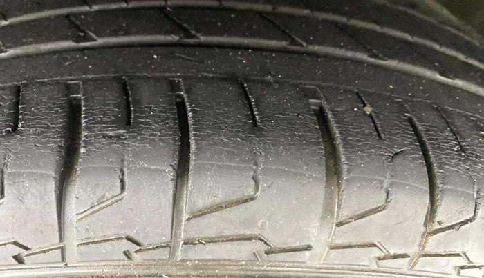 2021 KIA SELTOS GTX PLUS 1.4 PETROL DCT DUAL TONE, Petrol, Automatic, 39,970 km, Right Front Tyre Tread