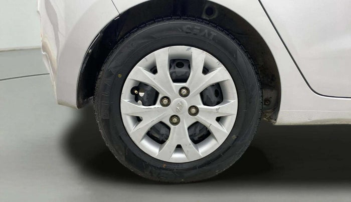 2016 Hyundai Grand i10 MAGNA 1.2 KAPPA VTVT, CNG, Manual, 55,479 km, Right Rear Wheel