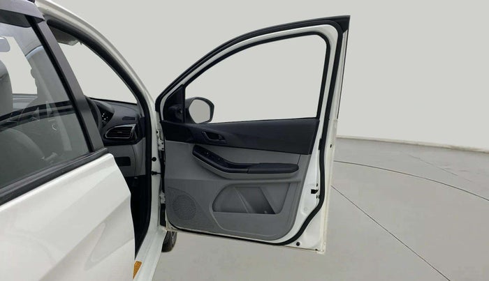 2023 Tata Tiago XT CNG, CNG, Manual, 36,549 km, RHS Front Door