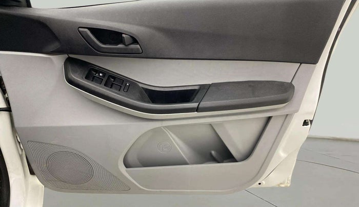 2023 Tata Tiago XT (O) PETROL, Petrol, Manual, 4,584 km, Driver Side Door Panels Control