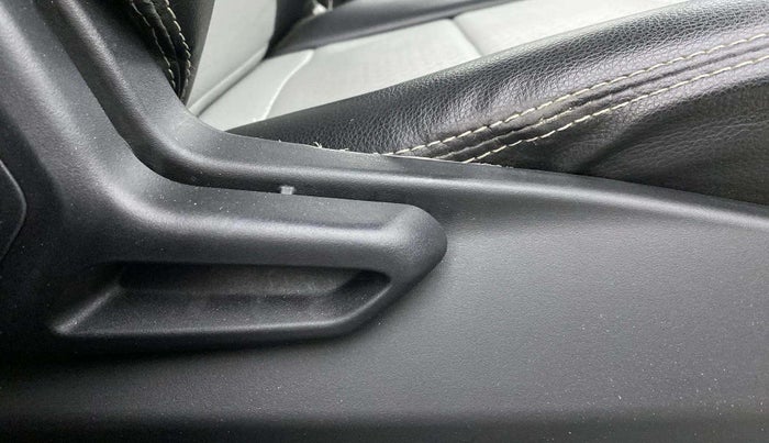 2023 Tata Tiago XT (O) PETROL, Petrol, Manual, 4,584 km, Driver Side Adjustment Panel