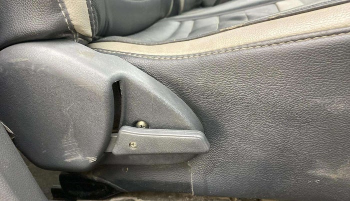 2017 Maruti Alto 800 LXI O, Petrol, Manual, 39,518 km, Driver Side Adjustment Panel