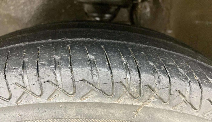 2017 Maruti Alto 800 LXI O, Petrol, Manual, 39,518 km, Left Front Tyre Tread