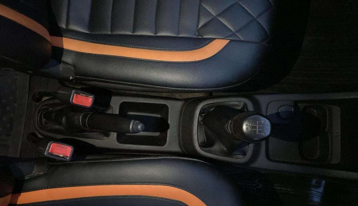 2017 Renault Kwid RXT 1.0, Petrol, Manual, 88,893 km, Gear Lever