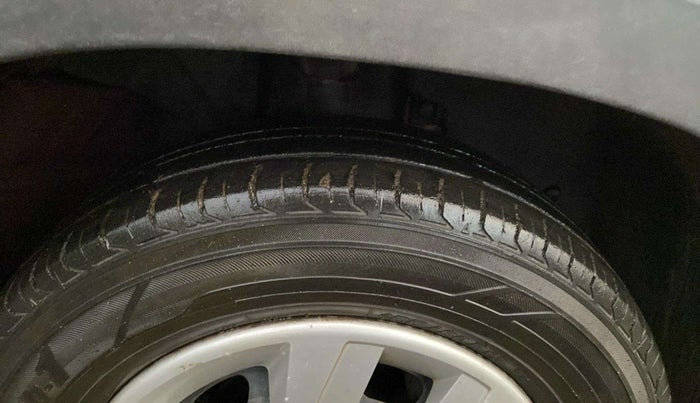 2017 Renault Kwid RXT 1.0, Petrol, Manual, 88,893 km, Right Front Tyre Tread