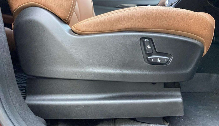 2021 MG HECTOR PLUS SELECT 2.0 DIESEL TURBO MT 7-STR, Diesel, Manual, 23,677 km, Driver Side Adjustment Panel