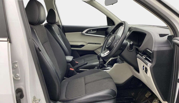 2022 KIA CARENS PRESTIGE PLUS 1.4 PETROL 7 STR, Petrol, Manual, 31,399 km, Right Side Front Door Cabin