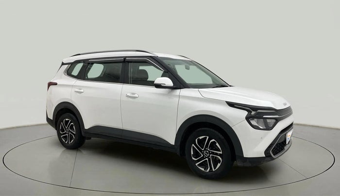 2022 KIA CARENS PRESTIGE PLUS 1.4 PETROL 7 STR, Petrol, Manual, 31,399 km, Right Front Diagonal