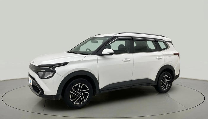 2022 KIA CARENS PRESTIGE PLUS 1.4 PETROL 7 STR, Petrol, Manual, 31,399 km, Left Front Diagonal