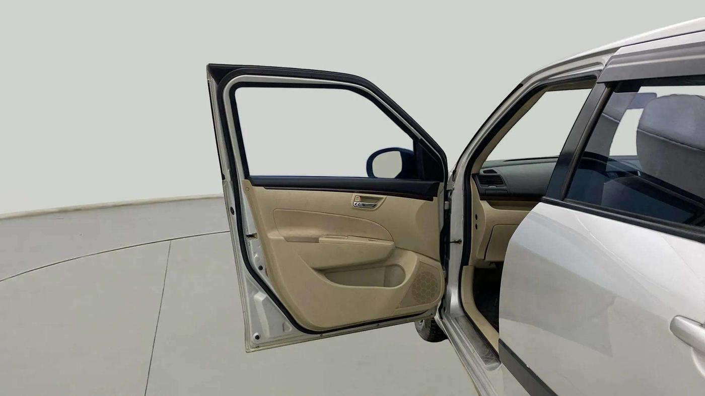 2016 Maruti Swift Dzire VXI, CNG, Manual, 76,428 km, LHS Front Door
