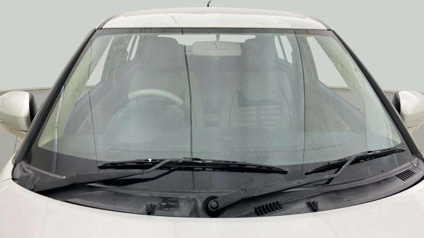 2016 Maruti Swift Dzire VXI, CNG, Manual, 76,428 km, Front Windshield