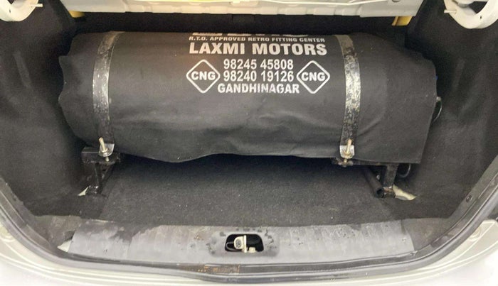 2016 Maruti Swift Dzire VXI, CNG, Manual, 76,428 km, Boot Inside